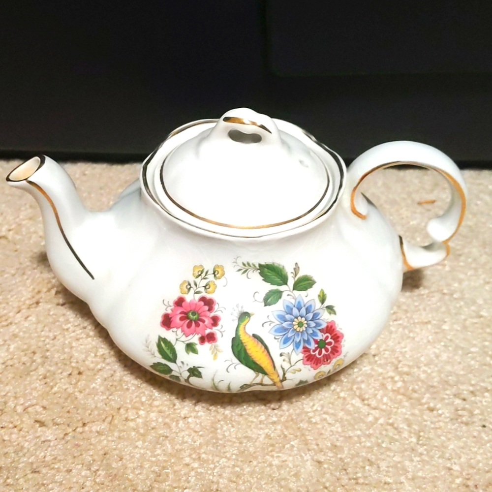✅Vintage Wood & Sons Ellgreave Small Teapot Peacock Bird  Flowers Floral England